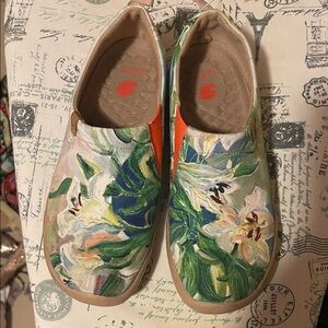 UIN Floral Canvas Slip-On Shoes